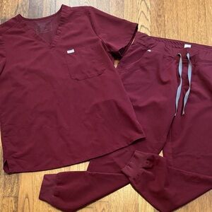 Figs Women's Scrub Set in Burgundy